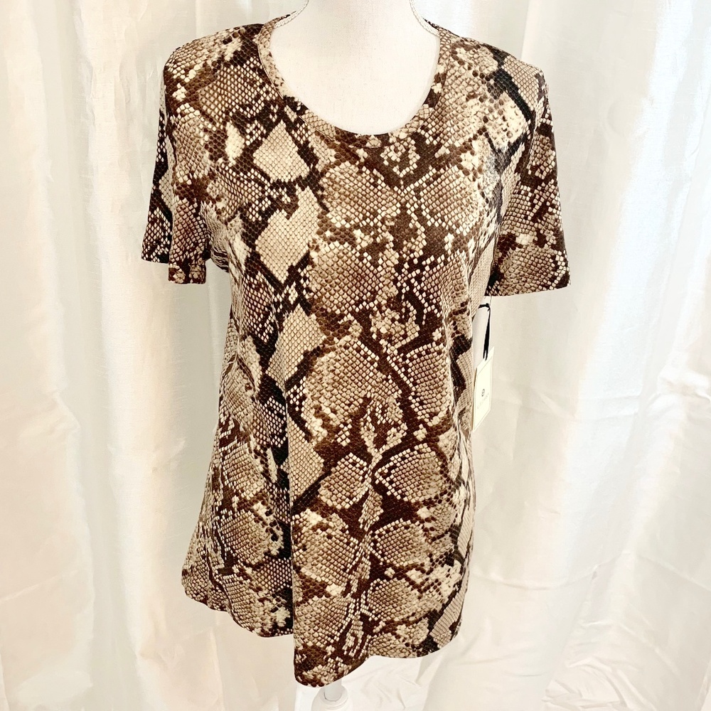 NWT   ANIMAL PRINT  TOP   XLARGE